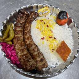 چلو کباب لقمه
