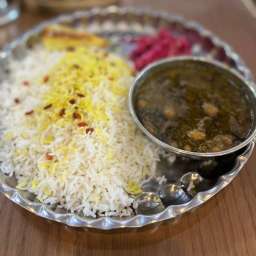چلو خورشت قرمه سبزی